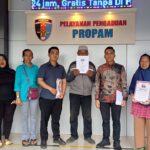 Kuasa hukum korban, A. Rilo Budiman, S.H., M.H., CPCm, dan tim saat membuat laporan di Propam Polda Sumsel, Jum'at (6/3/26).