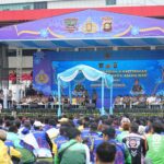 Kapolri Jenderal Listyo Sigit Prabowo pimpin deklarasi ribuan Ojol dan Buruh "Nyago Bumi Sriwijaya Aman Bae" di Stadion Bumi Sriwijaya, Minggu (8/3/26). Fhoto: Istimewa