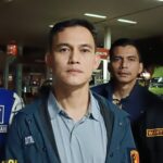 Kasubdit 1 Indagsi Ditreskrimsus Polda Sumsel, AKBP Khoiril Akbar SIK, bersama Tim Kemetrologian dinas Perdagangan Kota Palembang, saat diwawancarai selesai Sidak di SPBU Kenten Permai, Senin (9/3/26). Fhoto: Suherman