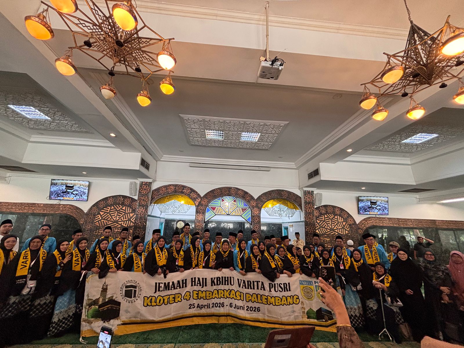 KBIH Varita Pusri Lepas 49 Jemaah Haji Kloter 4