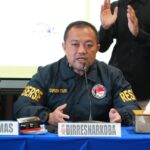 Direktur Reserse Narkoba Polda Sumsel, Kombes Pol Yulian Perdana, didampingi Kasubdit 2 Ditresnarkoba, AKBP, Cristopher Panjaitan, dan Kasubdit Penmas, Kompol I Putu Suryawan, saat jumpa pers, Kamis (30/4/26). Fhoto: Suherman
