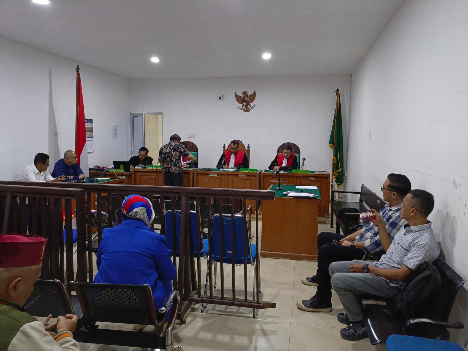 Penggugat, Zulhanan dan Edward didampingi kuasa hukum Sihat Judin, SH, MH dan M. Daud Dahlan, SH, MH, tampak hadir di persidangan. Fhoto: Istimewa