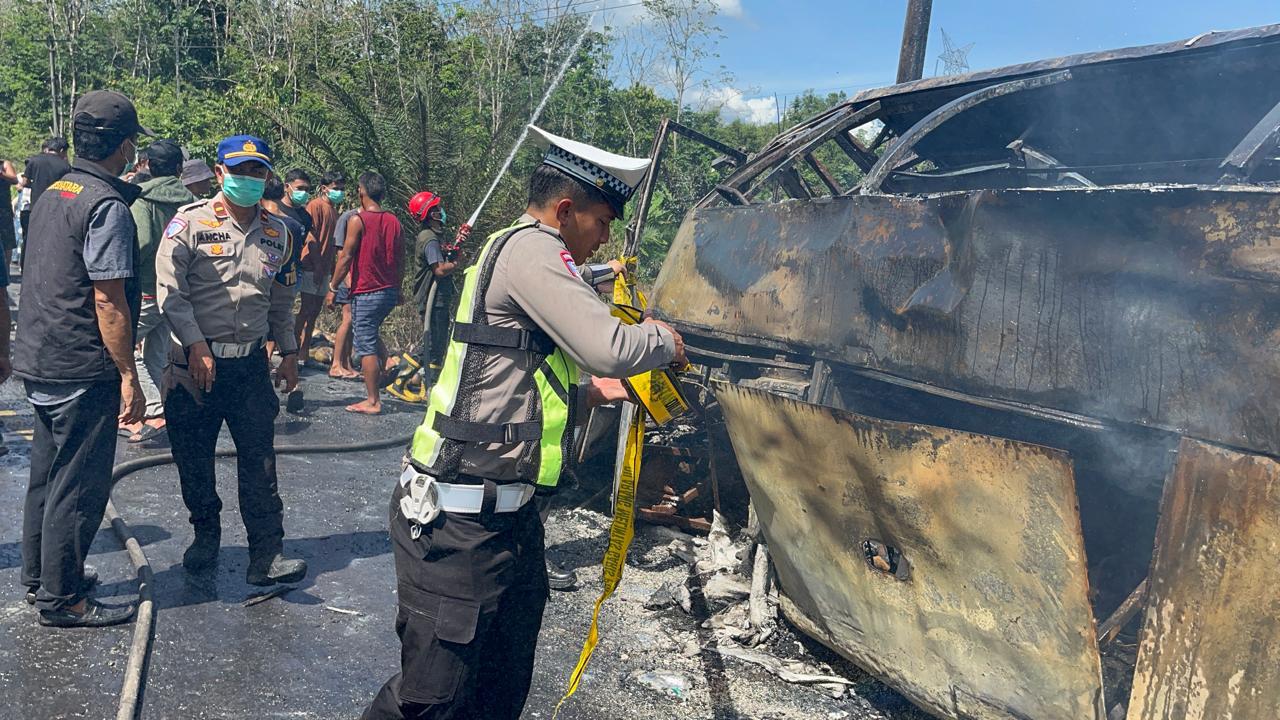 Polisi Polres Muratara memasang Police Line di lokasi kejadian, Rabu (6/5/26). Fhoto: Istimewa