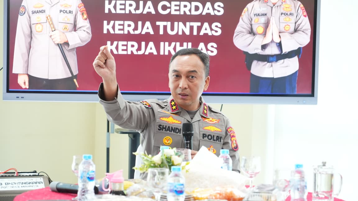 Kapolda Sumsel, Irjen Pol Sandi Nugroho saat memberikan instruksi tegas untuk memberantas narkoba sampai ke akar-akarnya, Senin (11/5/26). Fhoto : Istimewa
