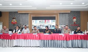 Kepala Biro Laboratorium Kedokteran dan Kesehatan Pusdokkes Polri, Brigjen Pol Dr. dr. Sumy Hastry Purwanty, bersama Wakapolda Sumsel, Brigjen Pol Rony Samtama saat memberikan keterangan Pers, Jum'at (15/5/26). Fhoto: Istimewa
