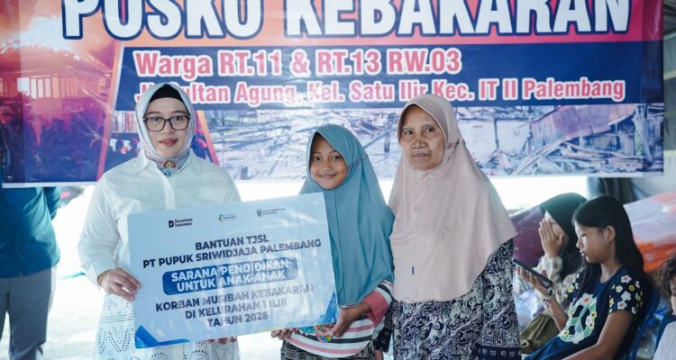 Pasca-Kebakaran 1 Ilir, Pusri Pasok Sarana Belajar Anak Sekolah
