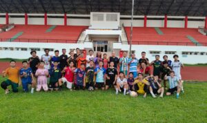 Kapolres Muara Enim, AKBP Hendri Syaputra, S.I.K., M.H., bersama klub sepak bola lokal di Kabupaten Muara Enim, Kamis (28/5/2026). Fhoto: Istimewa Kapolres Muara Enim, AKBP Hendri Syaputra, S.I.K., M.H., bersama klub sepak bola lokal di Kabupaten Muara Enim, Kamis (28/5/2026). Fhoto: Istimewa