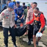 Pihak kepolisian dan SAR, lakukan evakuasi penemuan mayat Mr X, Jum'at (15/5/26). Fhoto: Istimewa