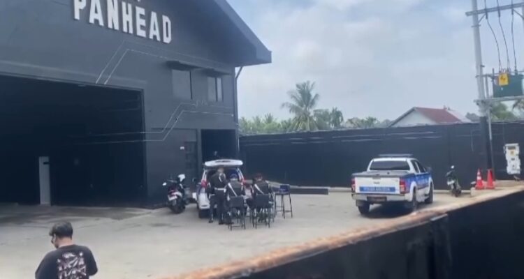 Pihak Denpom II Sriwijaya, saat melakukan olah TKP di Cafe Panhead Palembang, Sabtu (16/5/26). Fhoto: Istimewa