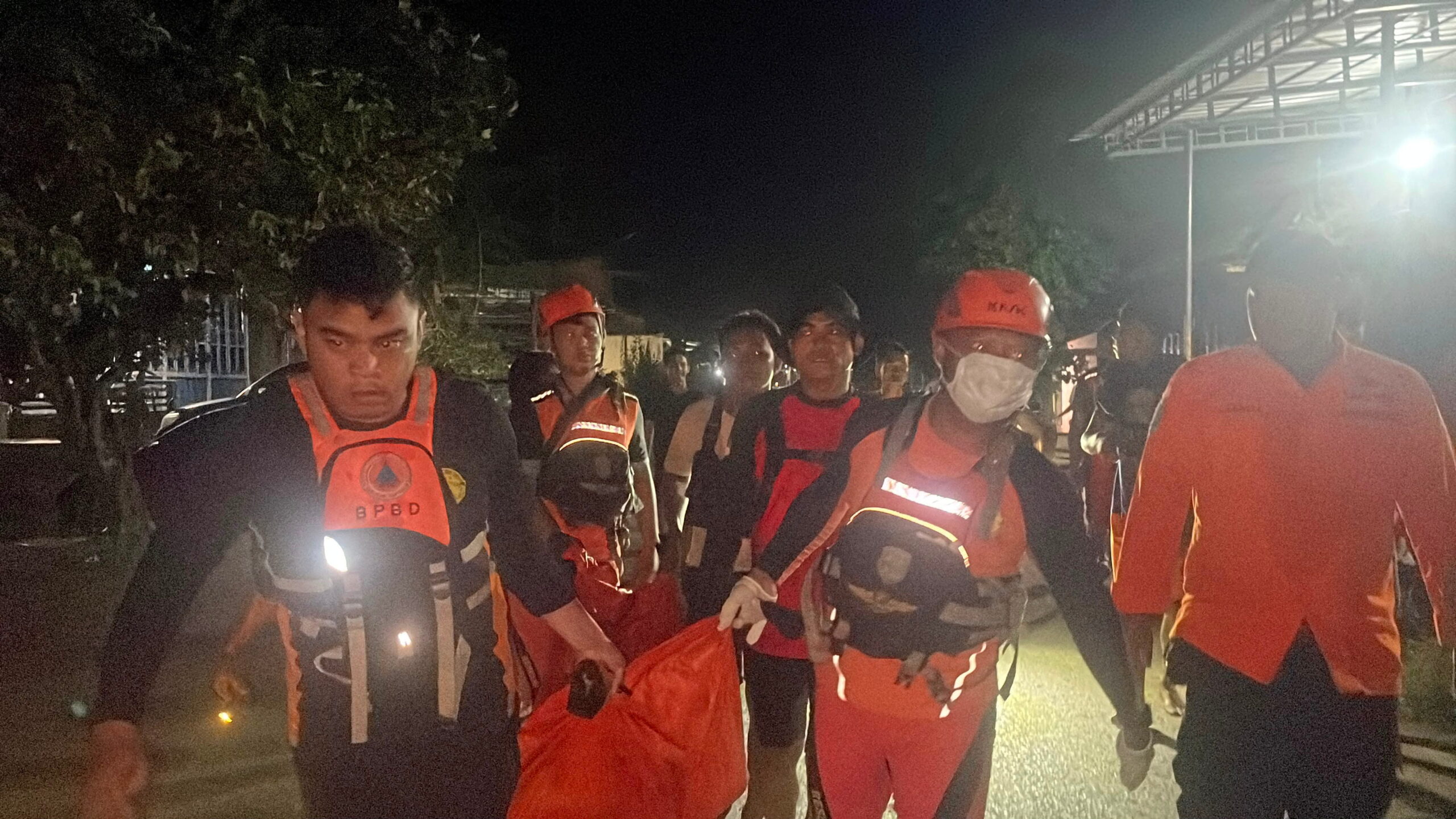 Tim SAR Gabungan Temukan Korban Tenggelam di Muba Tim SAR Gabungan Temukan Korban Tenggelam di Muba