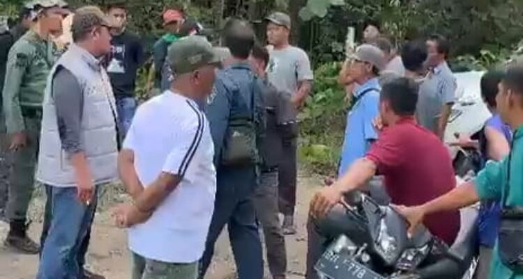 Satgas Gabungan Dikepung Puluhan Orang di Hutan Muba, Jum'at (19/6/26). Fhoto: Istimewa