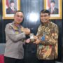 Kapolda Sumsel, Irjen Pol Sandi Nugroho, dan Direktur Utama PT Pusri, Maryono. Fhoto: Istimewa