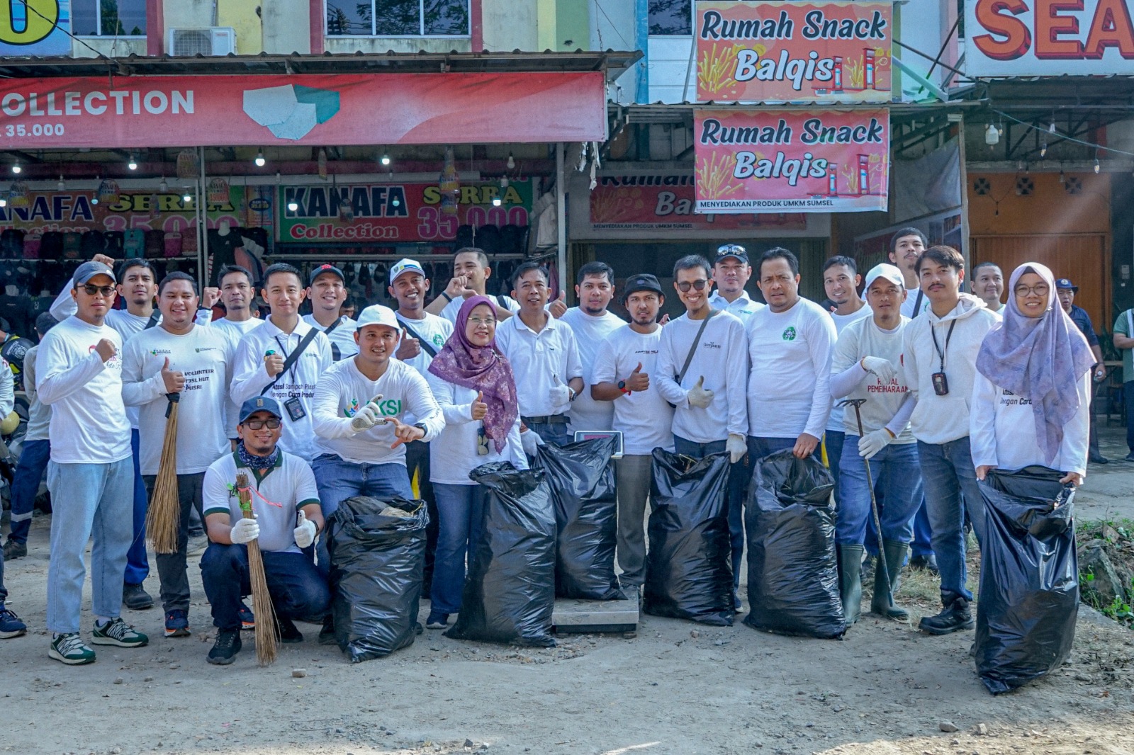 Peringati Hari Lingkungan Hidup, Pusri Bersama Warga Sulap 2 Ton Sampah Jadi Berkah. Fhoto: Istimewa