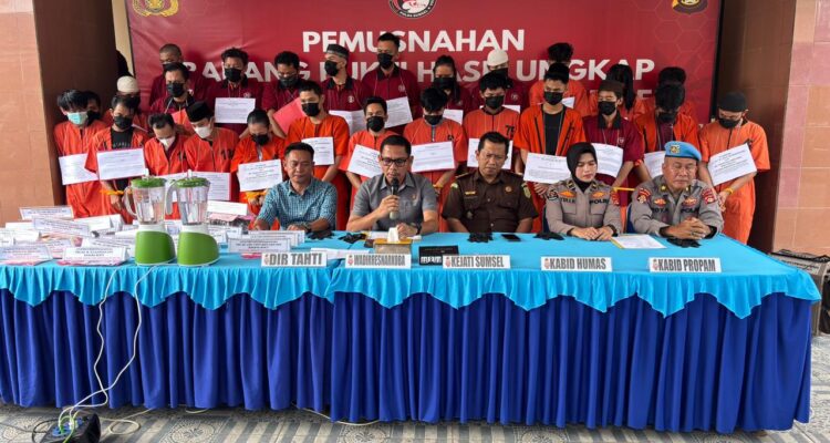 Konferensi pers yang dipimpin oleh Wadir Narkoba Polda Sumsel, AKBP God Parlasro Sinaga, SH SIK, MH, Rabu (10/6/26). Fhoto: Istimewa