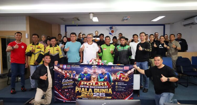 Nobar, Dirlantas Polda Sumsel Beri Kejutan Spesial untuk Driver Ojol. Fhoto: Istimewa