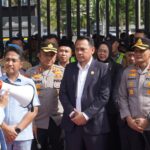 Kapolrestabes Palembang, Kombes Pol Sonny Mahar Budi Adityawan dan Dirintelkam Polda Sumsel, Kombes Pol Tony Budhi Susetyo, saat mengawal jalannya Demo Mahasiswa di Palembang, Senin (15/6/26). Fhoto: Istimewa