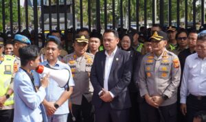 Kapolrestabes Palembang, Kombes Pol Sonny Mahar Budi Adityawan dan Dirintelkam Polda Sumsel, Kombes Pol Tony Budhi Susetyo, saat mengawal jalannya Demo Mahasiswa di Palembang, Senin (15/6/26). Fhoto: Istimewa