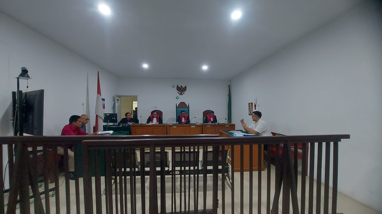 Sidang lanjutan gugatan dua mantan Wartawan Sumeks, Zulhanan dan Edward Desmamora terhadap Harian Pagi Sumeks di Pengadilan Hubungan Industrial (PHI), Rabu (17/6/26). Fhoto: Istimewa