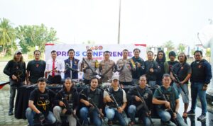 Kapolres OKI, AKBP Eko Rubiyanto, S.H., S.I.K., M.H., didampingi PJU Polres OKI dan Tim Pidum Satreskrim Polres OKI, saat menggelar konferensi pers, Senin (22/6/26). Fhoto: Istimewa