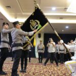 Kapolda Sumsel, Irjen Pol Sandi Nugroho, memimpin Proses Sakral Pencucian Pataka, Kamis (25/6/26). Fhoto: Istimewa