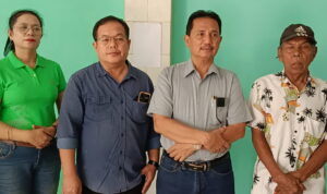 Robert Aritonang dan istrinya didampingi Kuasa hukum, Ahmad Basuki SH saat diwawancarai, Senin (13/7/26). Fhoto: Suherman Robert Aritonang dan istrinya didampingi Kuasa hukum, Ahmad Basuki SH saat diwawancarai, Senin (13/7/26). Fhoto: Suherman