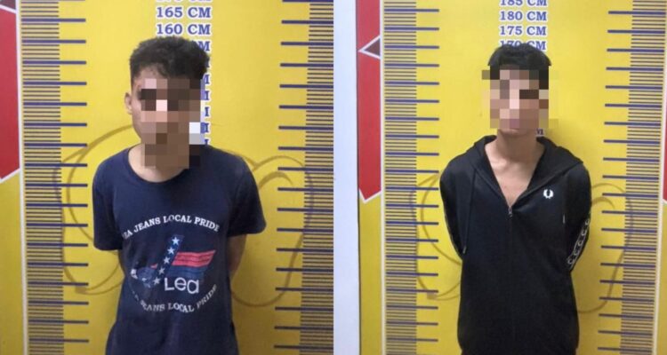 Kedua pelaku pengedar sabu berinisial MP dan AL telah di tahan di Kantor Ditresnarkoba Polda Sumsel, Jum'at (3/7/26). Fhoto: Suherman