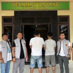 Kasubdit Siber Ditreskrimsus Polda Sumsel, AKBP Dwi Utomo dan Tim, berhasil menangkap Pelaku di wilayah Pekanbaru, Jum'at (10/7/26). Fhoto: Istimewa