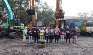 Alat Berat dan Truk Pengangkut Batu Bara yang berhasil diamankan Polres Muara Enim. Fhoto: Istimewa